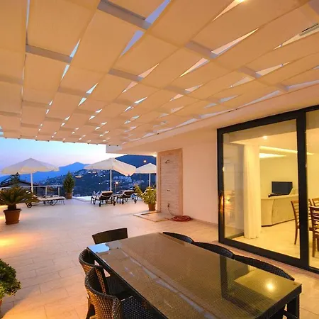 Villa Roza 2 *