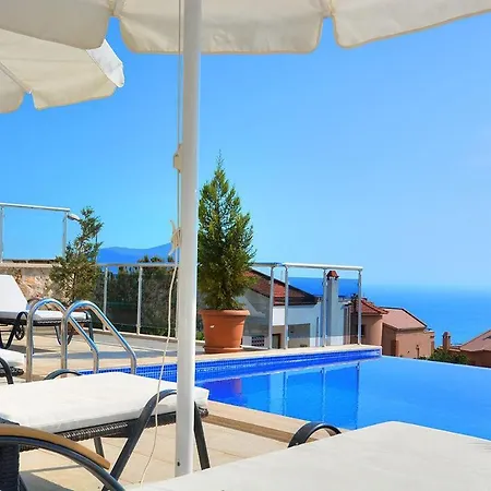 Villa Roza 2 *
