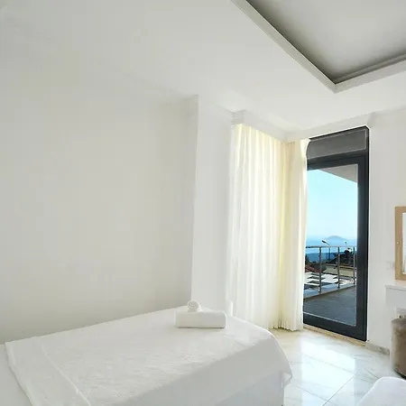 Roza 2 * Kaş